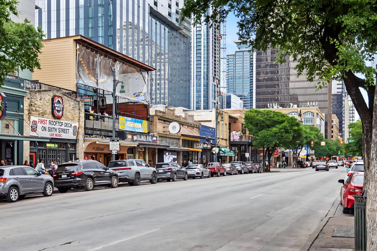 Photo 290 of Placemakr Downtown Austin
