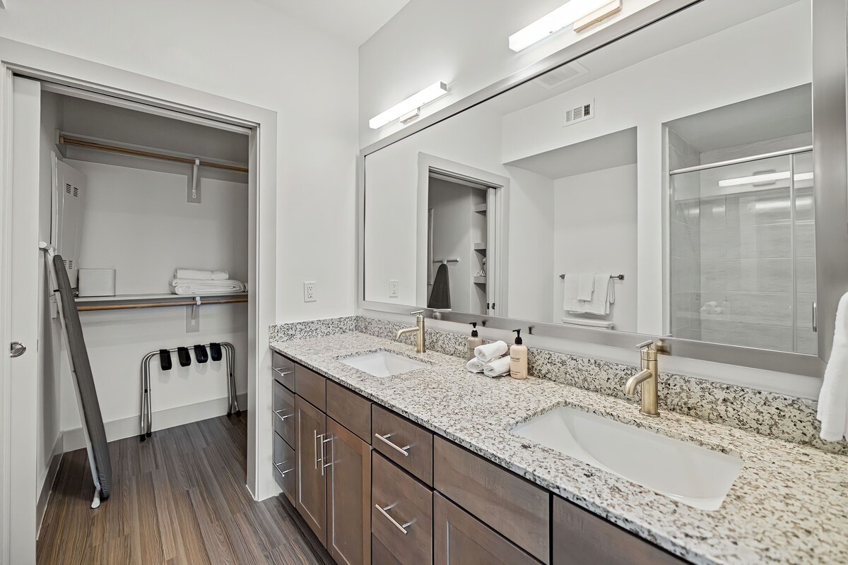 Photo 119 of Placemakr Downtown Austin