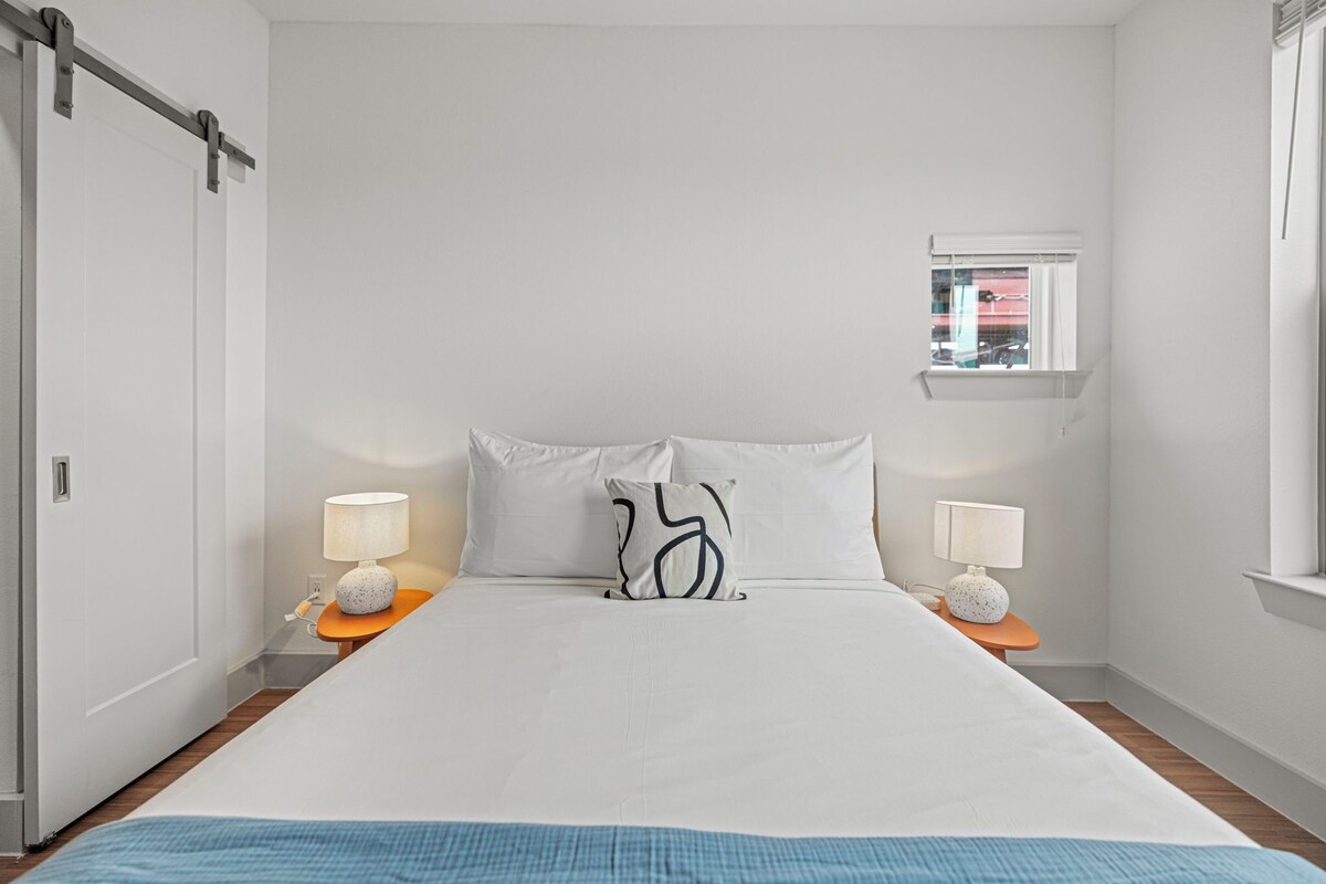 Photo 130 of Placemakr Downtown Austin