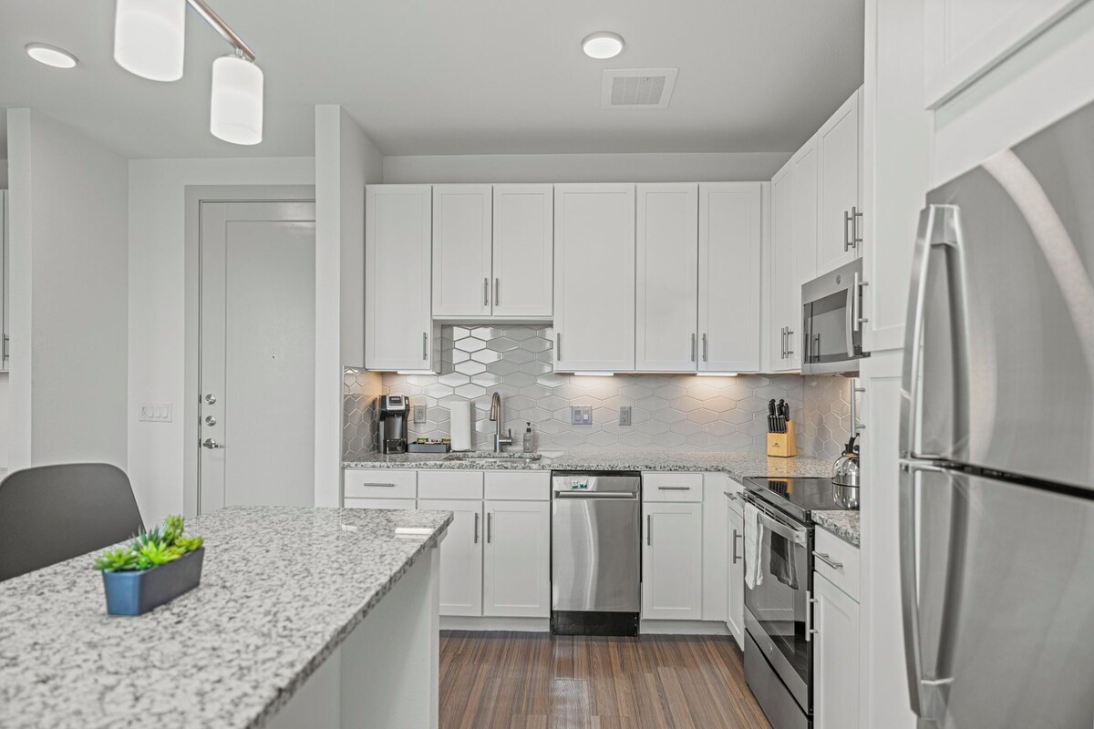 Photo 171 of Placemakr Downtown Austin