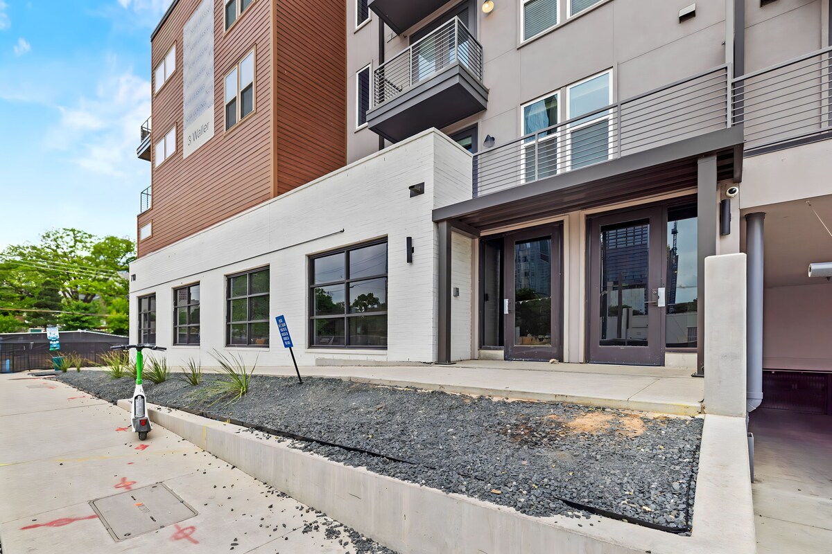 Photo 107 of Placemakr Downtown Austin