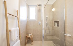 Shower - Beach front home in Maslenica with sauna (Maslenica)