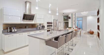 Pool, BBQ, & Centrally Located!