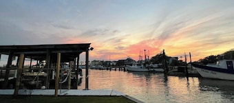 The HOEK Hotel with Private Boat Slip and Pirate Bar