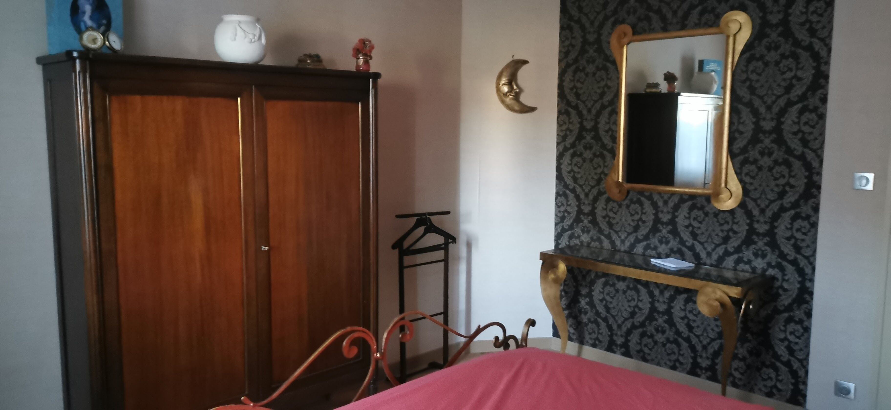 4 chambres, fer et planche à repasser, Wi-Fi