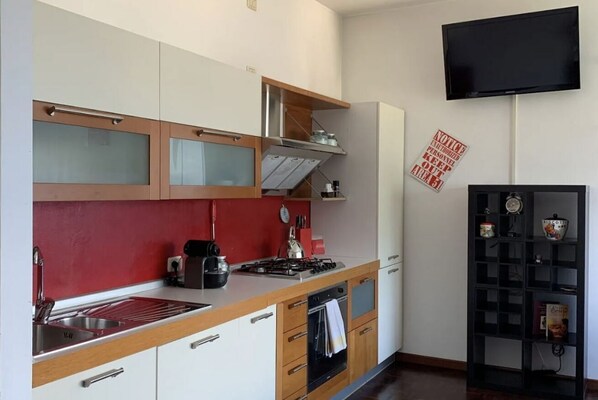 Fridge, microwave, oven, dishwasher