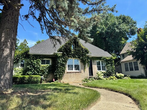 Cozy Home in College Cultural