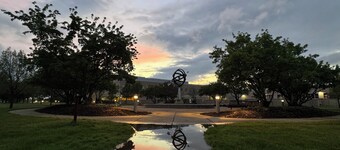 Cozy Home in College Cultural