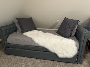 Interior - Cozy Home in College Cultural (Flint)