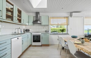 Køleskab, ovn, kogeplade, opvaskemaskine