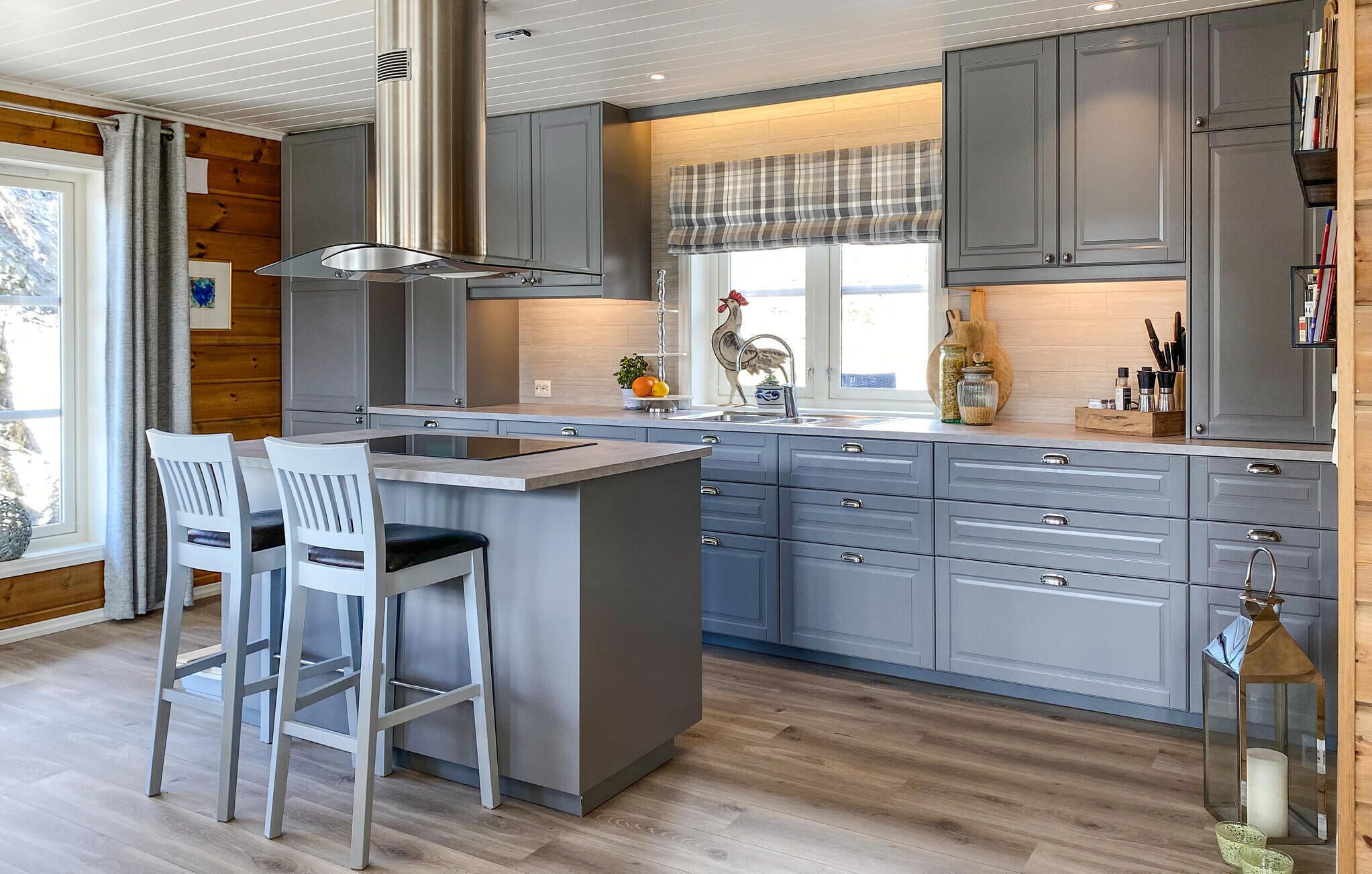 Fridge, microwave, dishwasher, coffee/tea maker