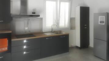 Refrigerador, horno, parrilla de estufa y lavavajillas