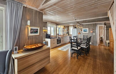 Stunning home in Flå with WiFi