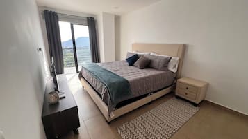 3 slaapkamers, een bureau, een strijkplank/strijkijzer, wifi