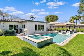 Outdoor pool - Stunning Poolside Luxury Retreat (Fort Lauderdale)