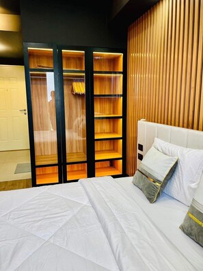 1 slaapkamer, een strijkplank/strijkijzer, wifi, beddengoed