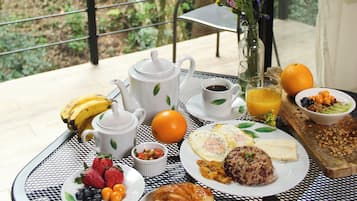 Petit déjeuner préparé à la commande compris tous les jours