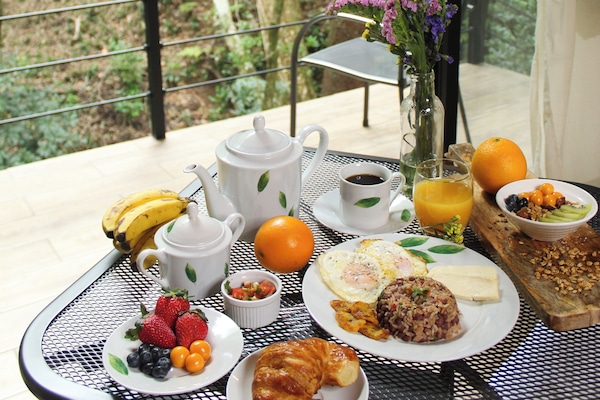 Free daily cooked-to-order breakfast