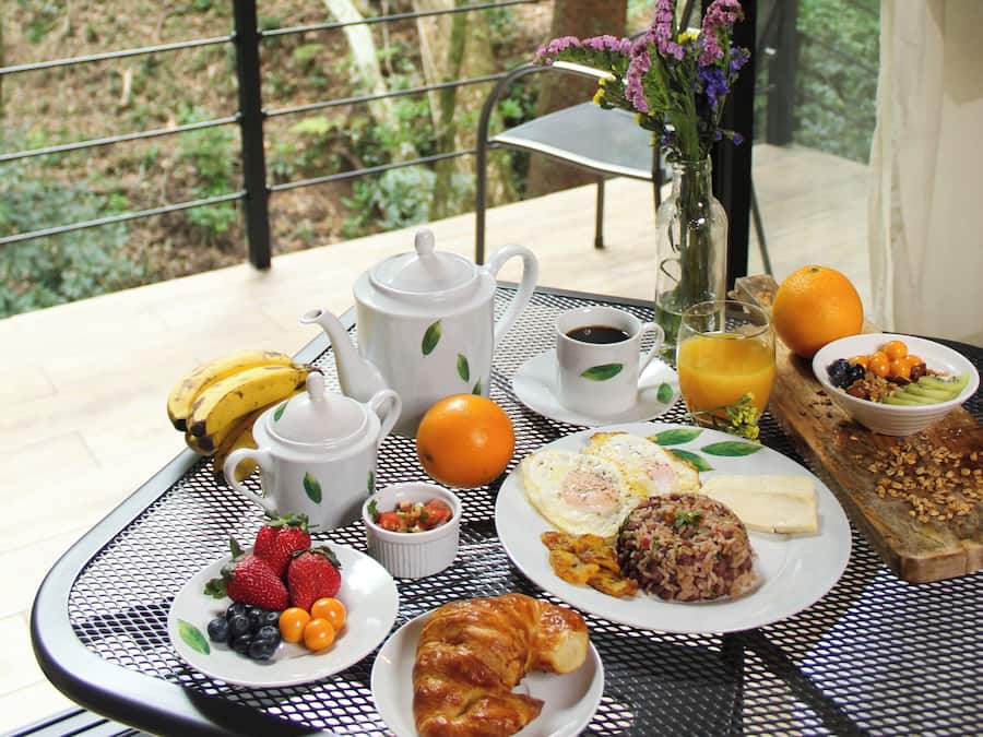 Free daily cooked-to-order breakfast