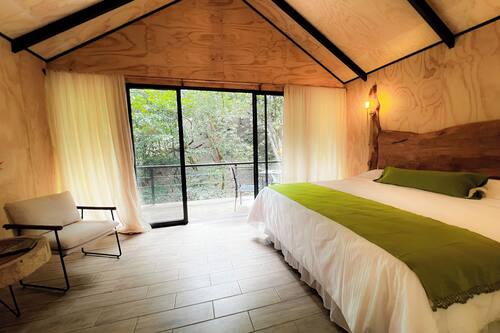 Egyptian cotton sheets, premium bedding, down duvets, pillow-top beds