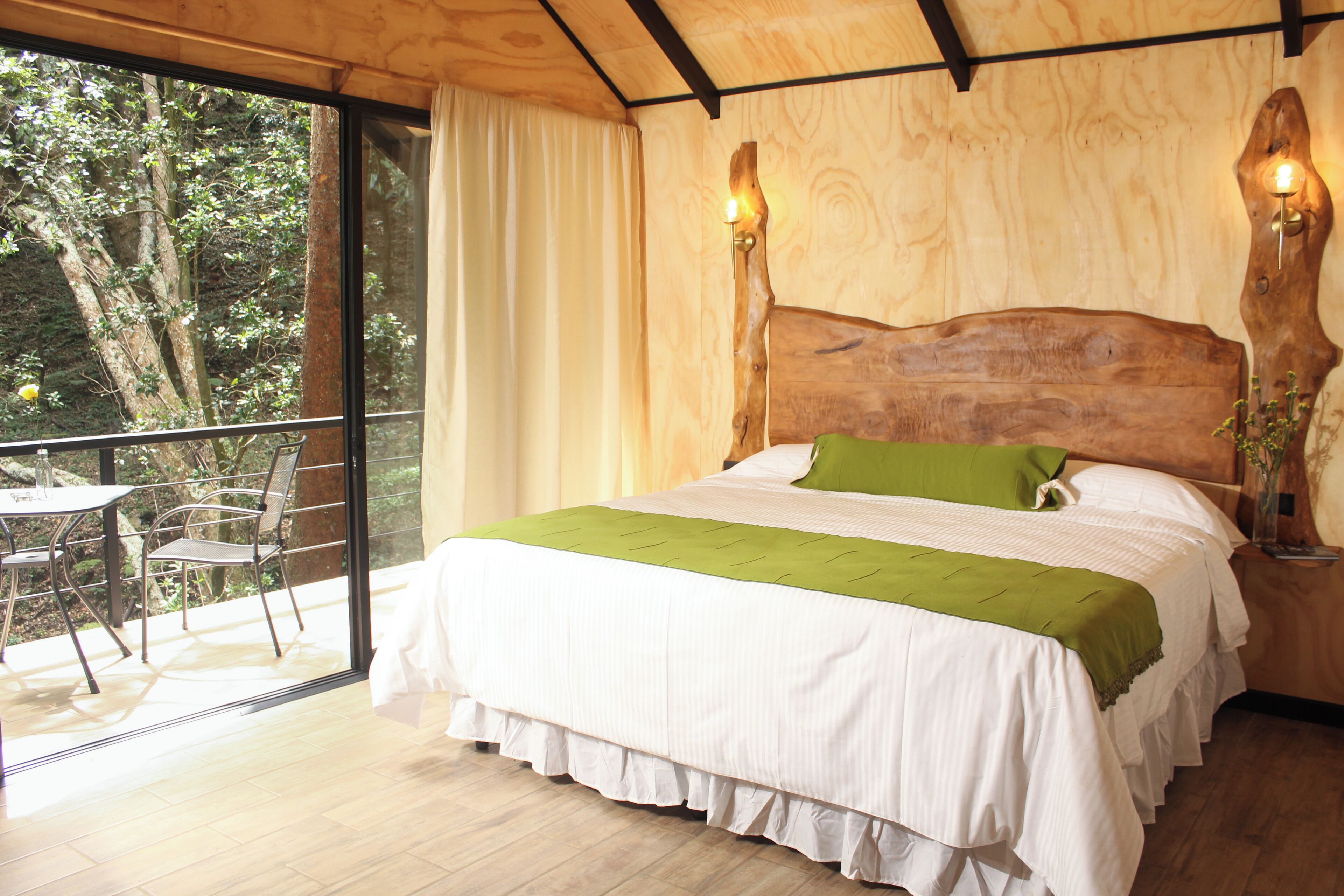 Egyptian cotton sheets, premium bedding, down comforters, pillowtop beds