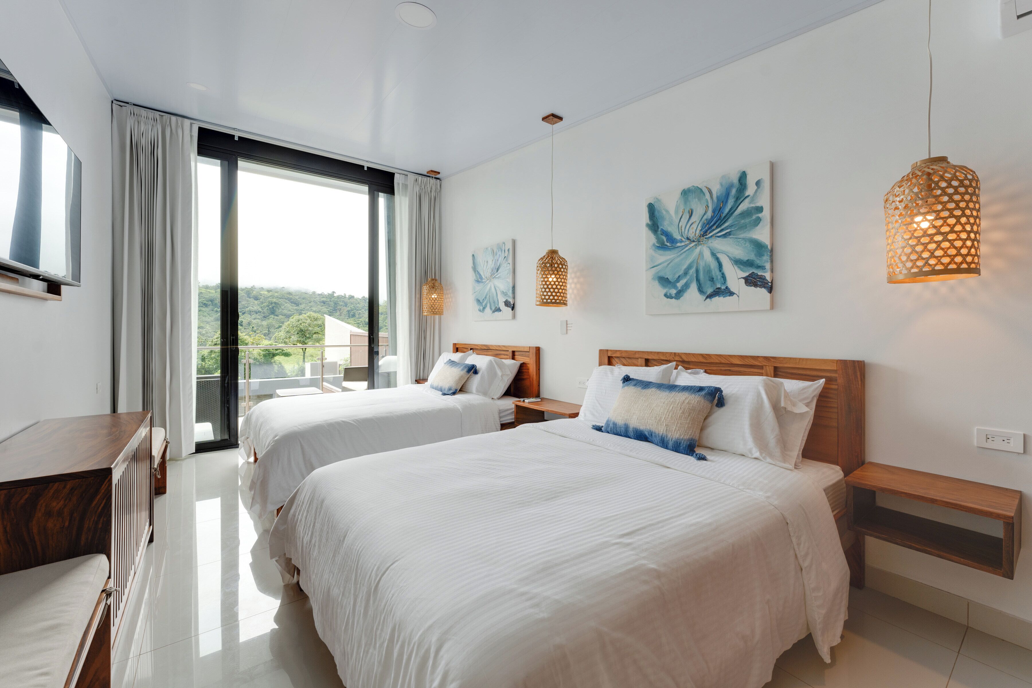 2 camere, una cassaforte in camera, una scrivania, ferro/asse da stiro