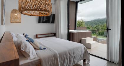 Stylish Volcano Villa w/ Jacuzzi & Private Pool, volcano views, sun deck, WiFi
