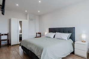 1 chambre, fer et planche à repasser, Wi-Fi, literie fournie