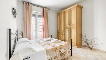 1 chambre, fer et planche Ă  repasser, Wi-Fi, draps fournis