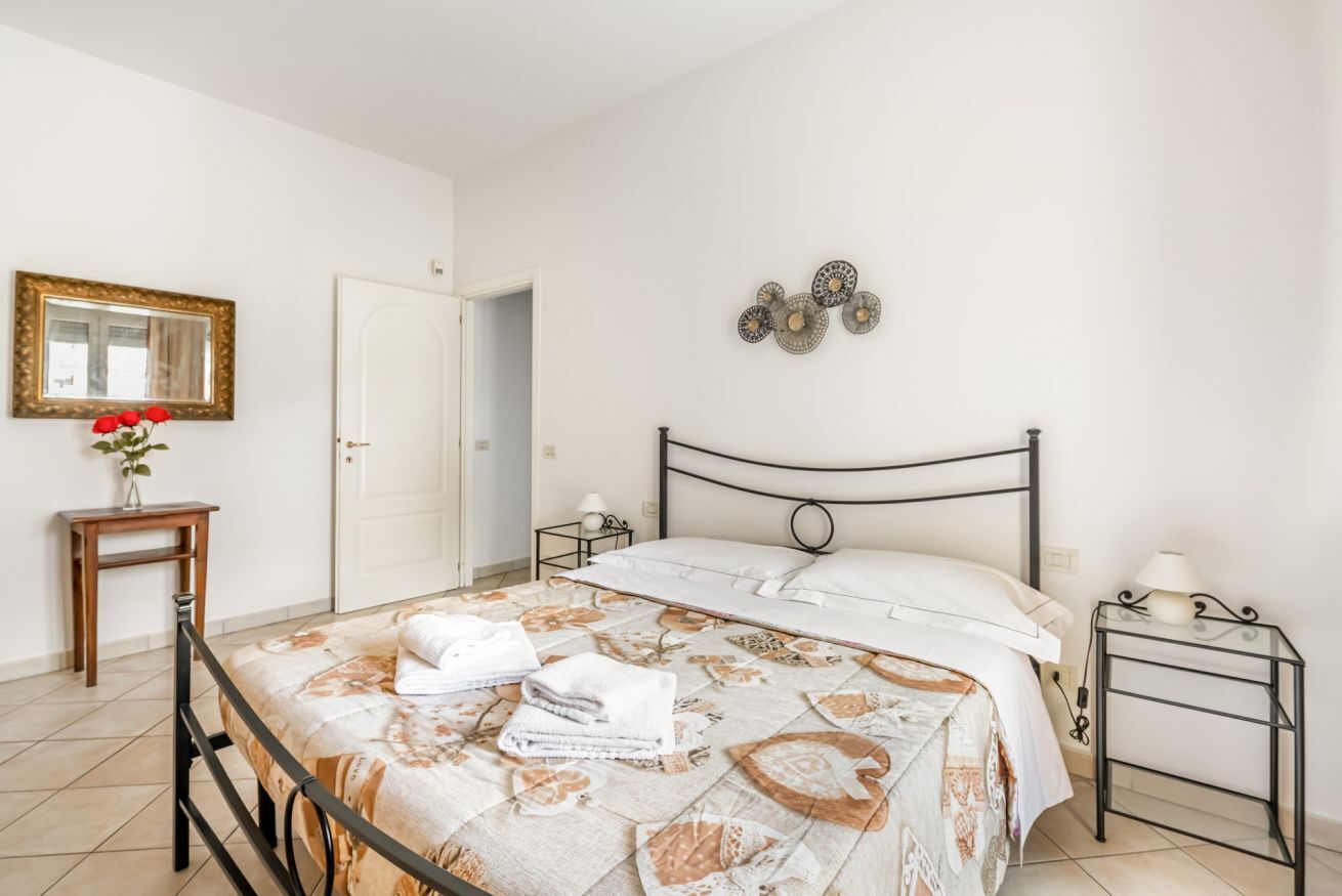 1 chambre, fer et planche à repasser, Wi-Fi, literie fournie