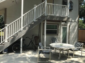 Outdoor dining - Tampa Lakehouse Manor , 2 Houses (Tampa)