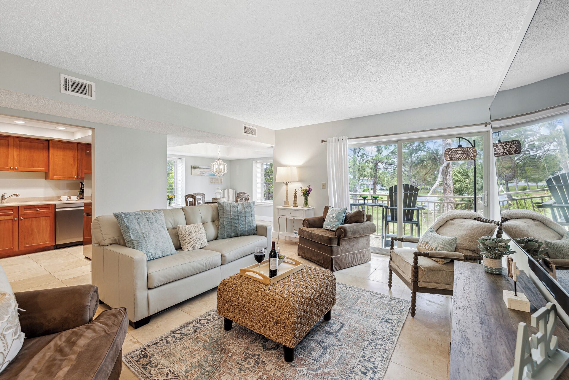 South Beach Gem | Scenic Views | 5 min to Beach, Salty Dog & Marina | Golf & Tennis