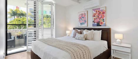 3 Schlafzimmer, Schreibtisch, Bügeleisen/Bügelbrett, Reisekinderbett