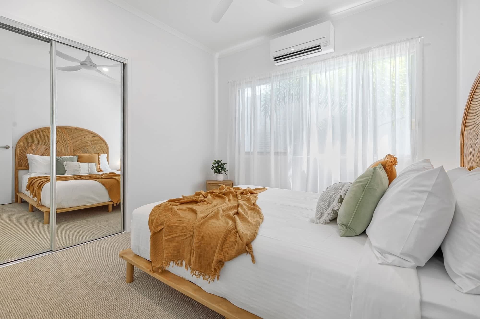 3 bedrooms, desk, iron/ironing board, WiFi