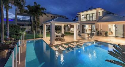 Stunning Waterfront Coastal Retreat, sleeps 15