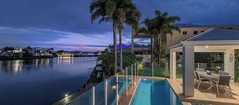 Stunning Waterfront Coastal Retreat, sleeps 15