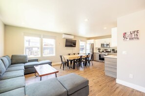 Smart TV - private oasis w/ pool&spa was created to be the best vacation property!! (San Diego)