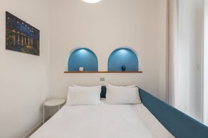 Unclassified image, 5 of 27, button