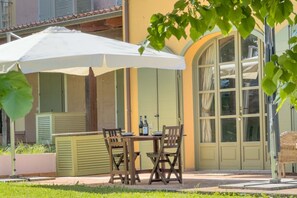 تناول الطعام بالخارج