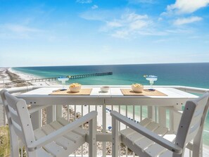 Property grounds - Penthouse Paradise at The Pearl! (Navarre Beach)