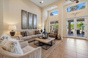 TV, fireplace - 'Cabana Palms' A half acre desert oasis (Indio)