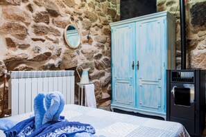 1 habitación y ropa de cama 