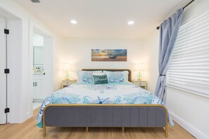 3 bedrooms, desk, iron/ironing board, free WiFi
