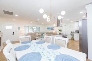 Dining - MADEIRA BEACH RETREAT WITH HEATED POOL. (Seminole)