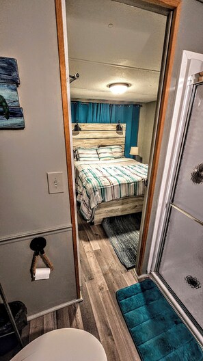 2 多间卧室、熨斗/熨衣板、WiFi、床单