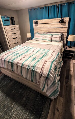 2 chambres, fer et planche à repasser, Wi-Fi, draps fournis