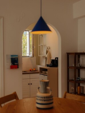 Fridge, stovetop, coffee/tea maker, electric kettle - Studio Apartment '2' with Private Terrace, Wi-Fi and Air Conditioning (Paros)