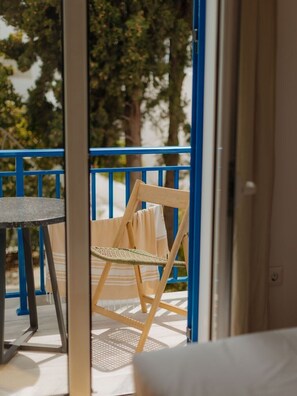 Interior - Apartment '16' with Mountain View, Wi-Fi and Air Conditioning (Paros)