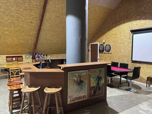 Unclassified image, 4 of 11, button