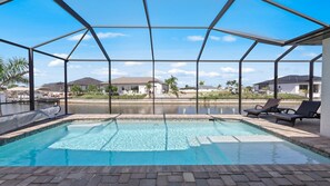 Et oppvarmet basseng